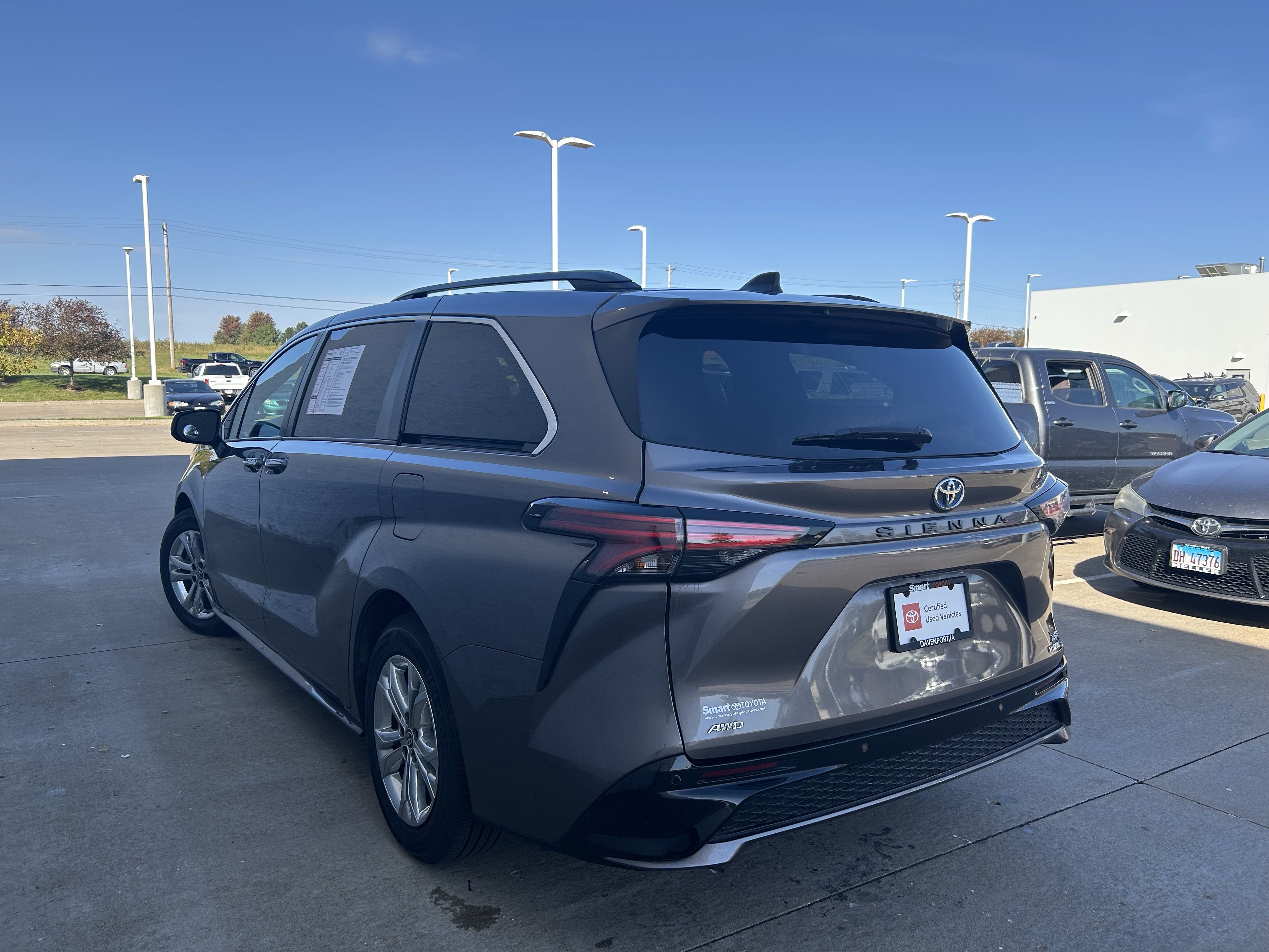 Certified 2022 Toyota Sienna XSE w/ XSE Plus Package AWD/4WD image 4