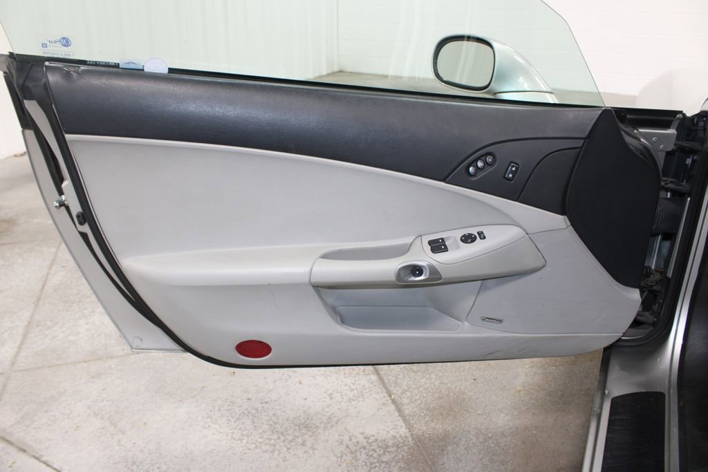 Used 2006 Chevrolet Corvette Convertible w/ Preferred Equipment Group RWD image 22