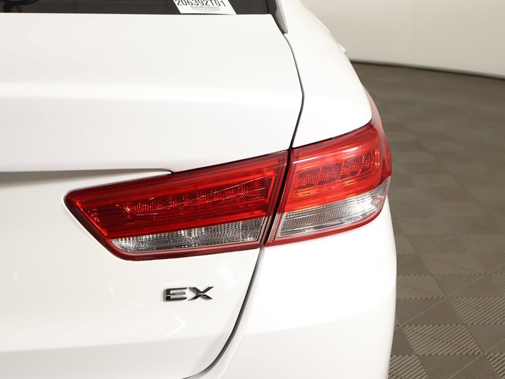 Used 2018 Kia Optima EX w/ Premium Package image 16