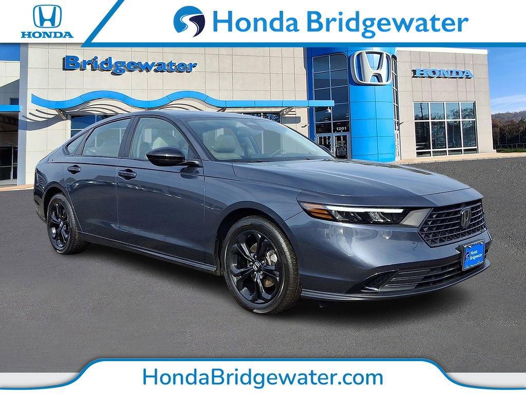 Used 2025 Honda Accord SE image 1