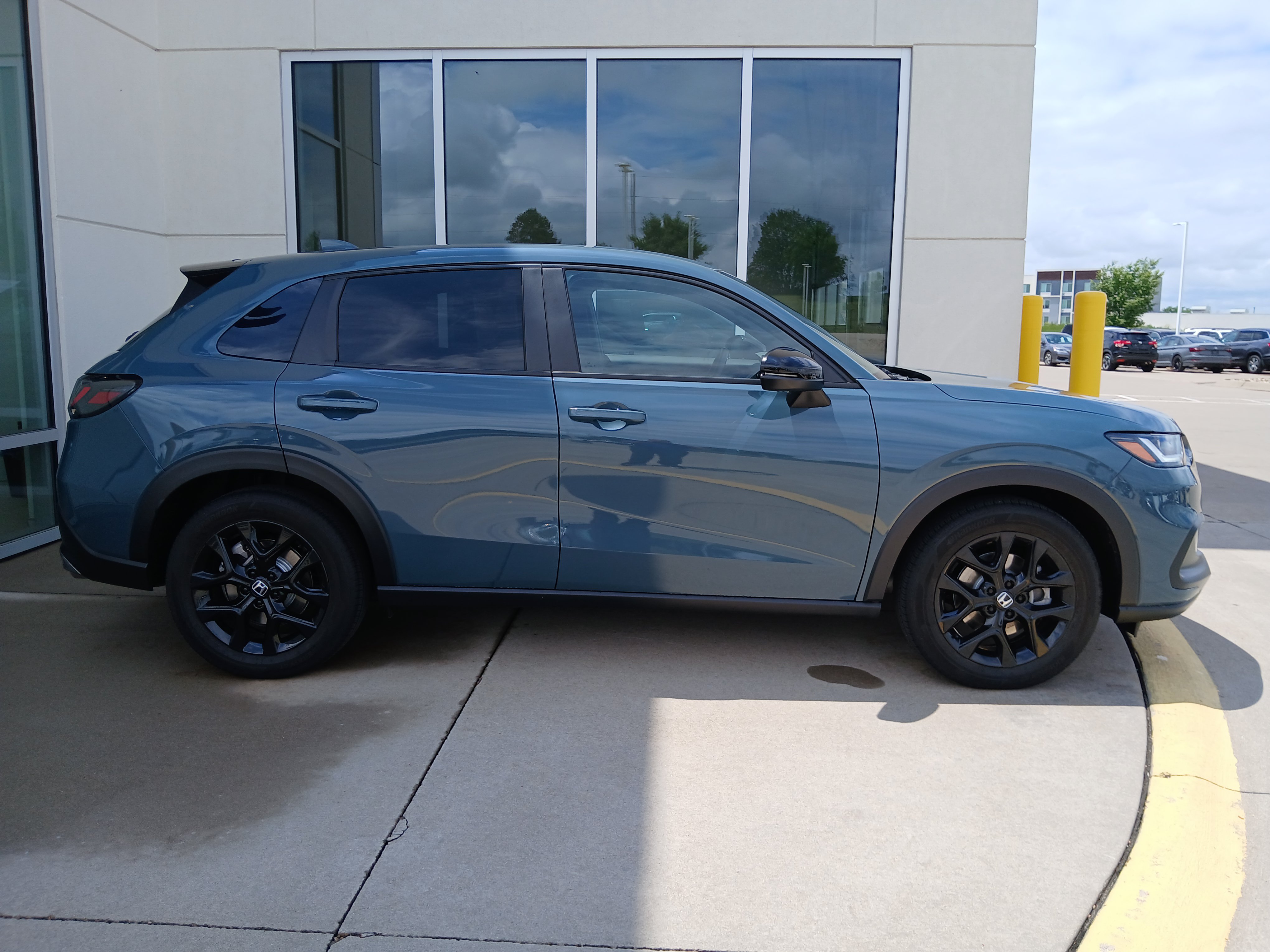 Used 2025 Honda HR-V Sport image 6
