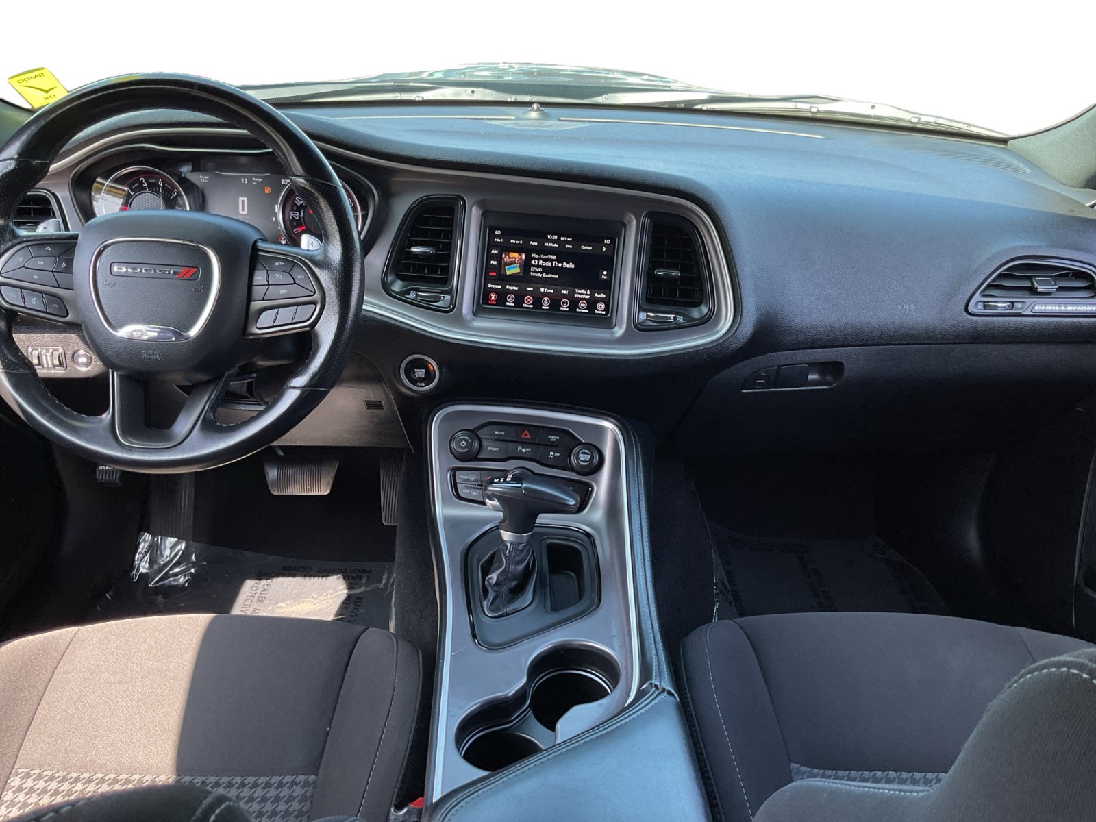 Used 2022 Dodge Challenger GT AWD/4WD image 9
