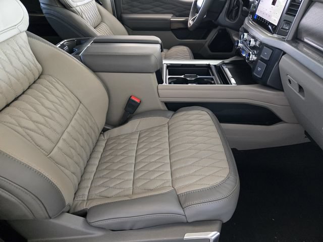 New 2027 Ford F450 Platinum w/ Platinum Plus Package AWD/4WD image 10