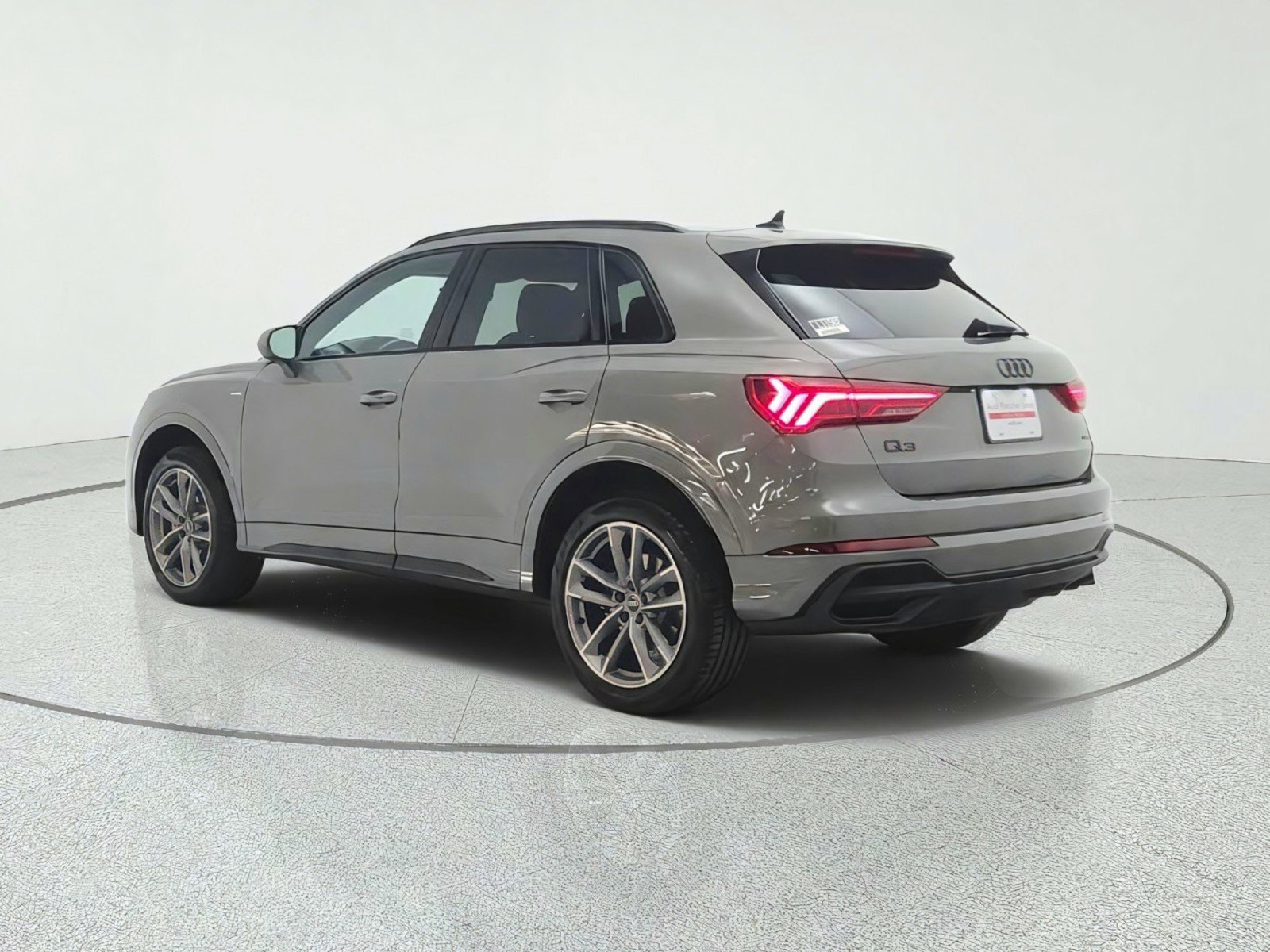 Used 2025 Audi Q3 2.0T Premium w/ Convenience Package AWD/4WD image 7