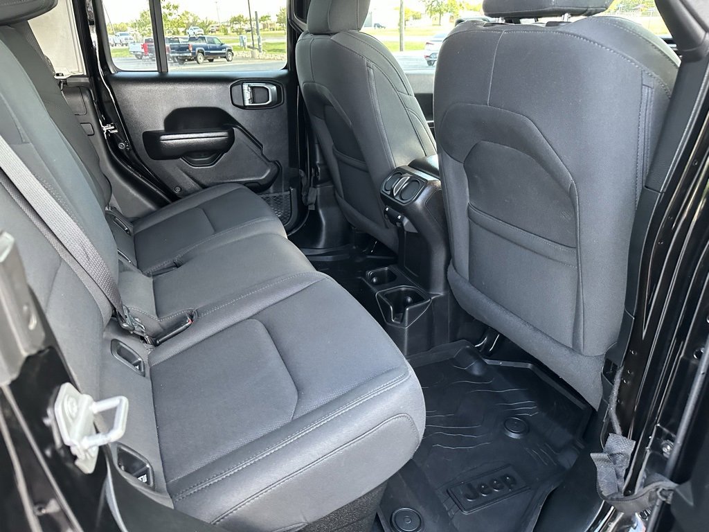 Used 2021 Jeep Gladiator Sport image 18