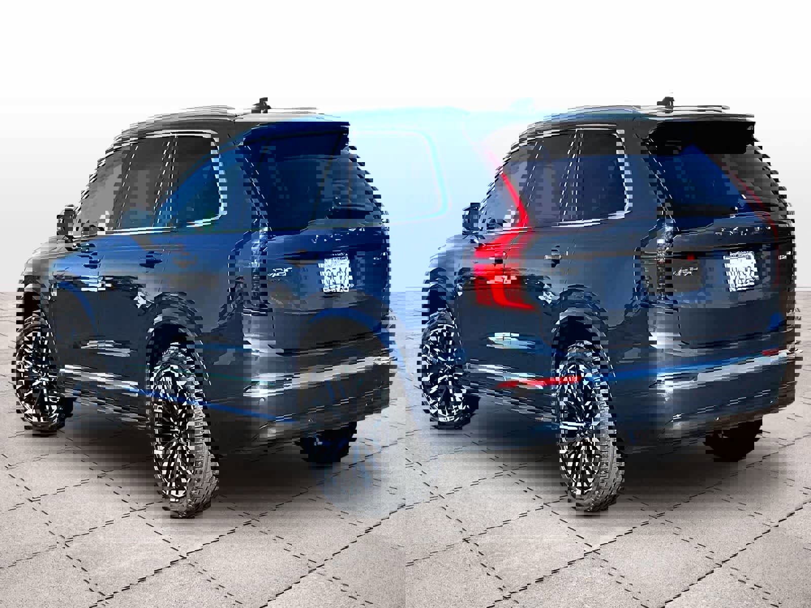 Used 2026 Volvo XC90 B6 Plus w/ Protection Package image 15