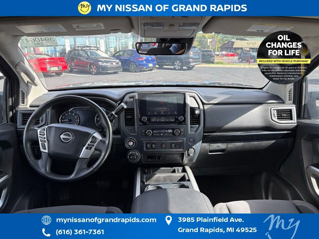 Used 2024 Nissan Titan SV w/ SV Convenience Package image 19