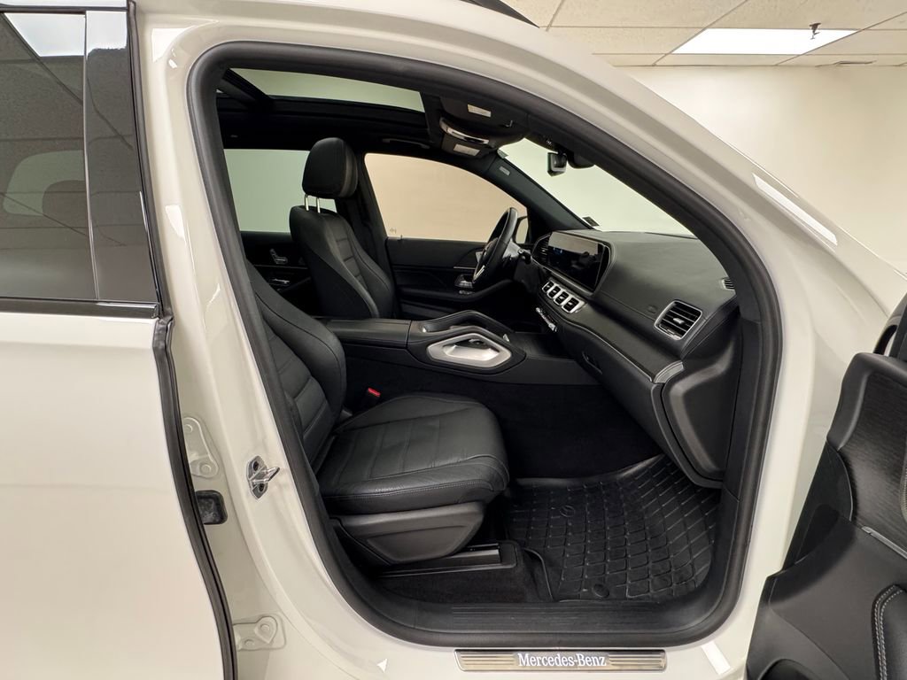 Used 2022 Mercedes-Benz GLS 450 4MATIC image 15