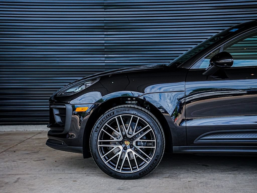 New 2026 Porsche Macan AWD/4WD image 8