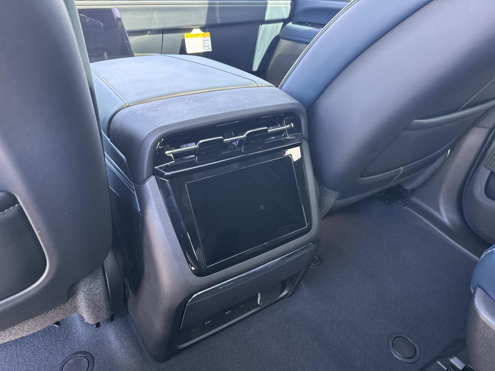 New 2026 Cadillac Escalade IQL Luxury w/ LPO, Floor Liner Package AWD/4WD image 18
