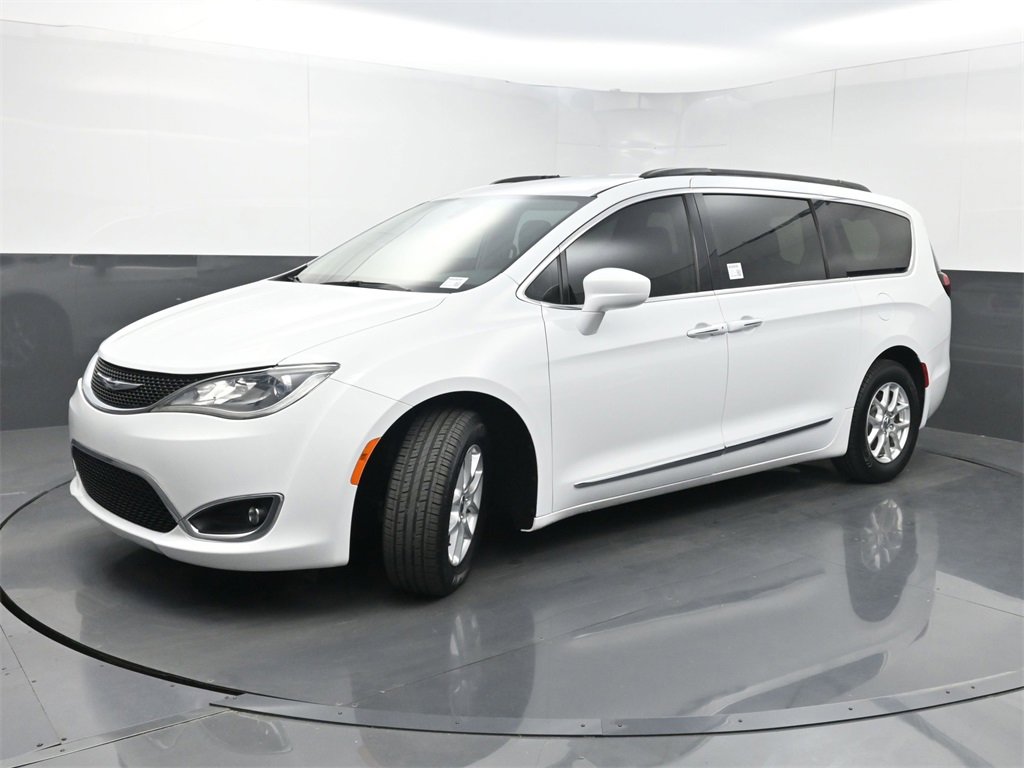 Used 2017 Chrysler Pacifica Touring-L image 18