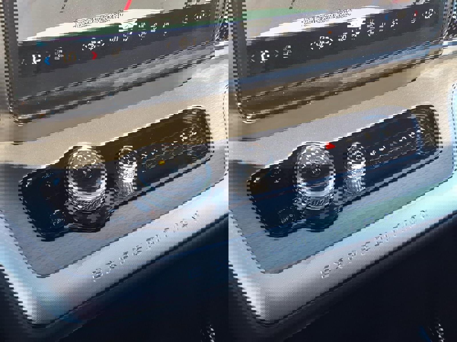 Certified 2025 Ford Expedition Platinum image 26