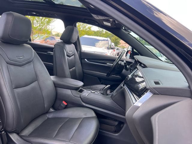 Used 2020 Cadillac XT6 Premium Luxury AWD/4WD image 33