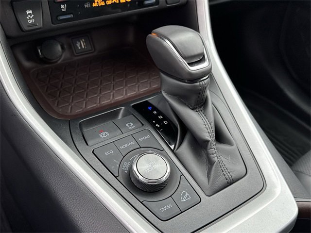 Used 2025 Toyota RAV4 Limited image 13