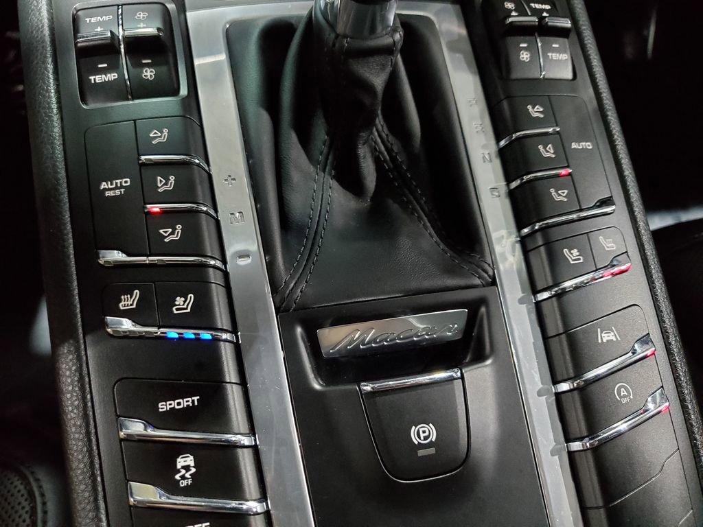 Used 2020 Porsche Macan image 37