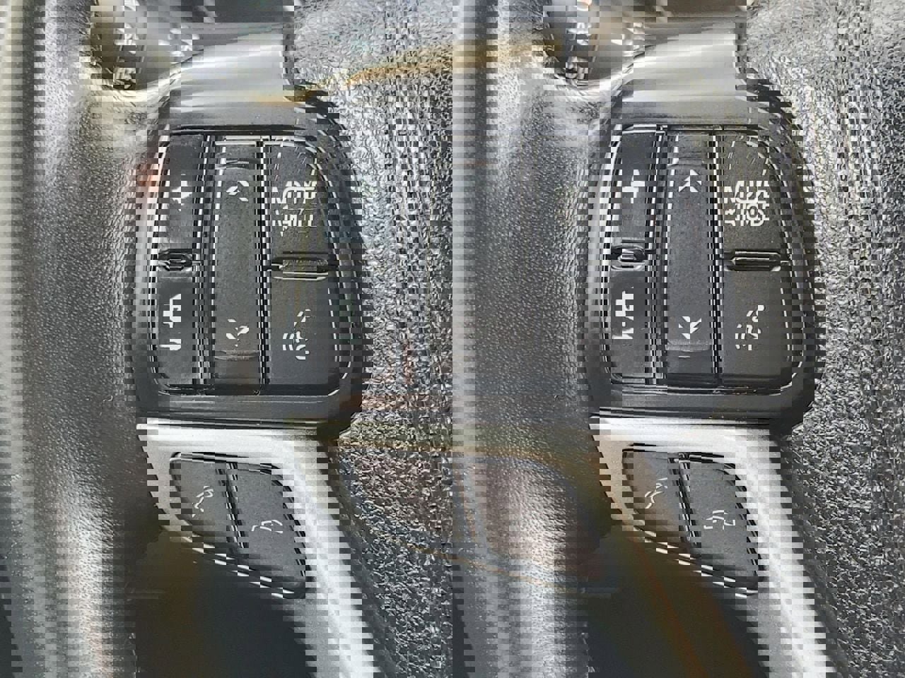 Used 2017 Toyota Highlander SE image 27