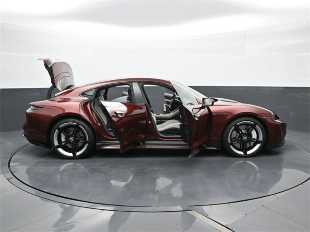 Used 2021 Porsche Taycan Turbo w/ Sportdesign Package image 33