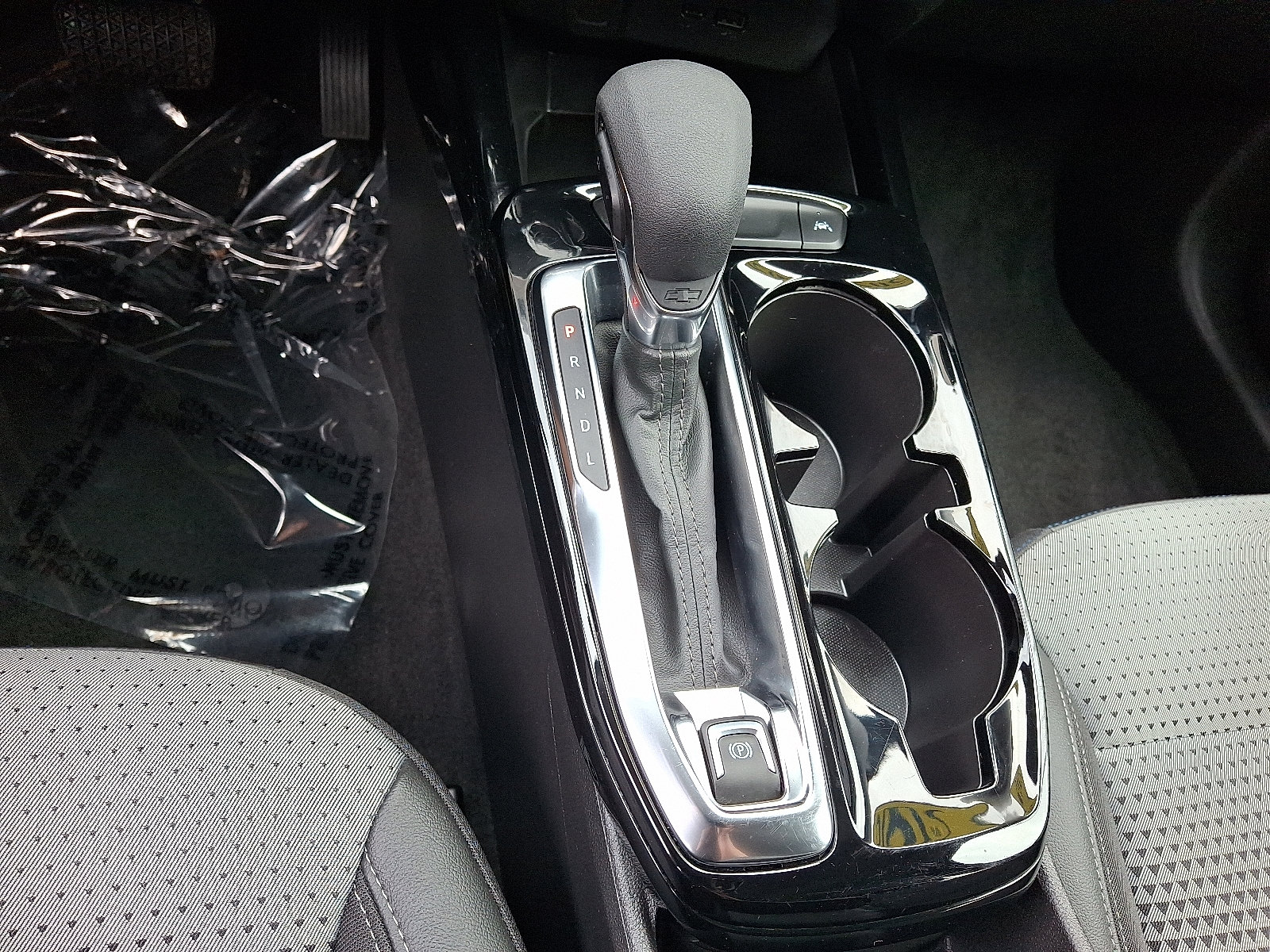 Used 2025 Chevrolet Trax LT FWD image 15