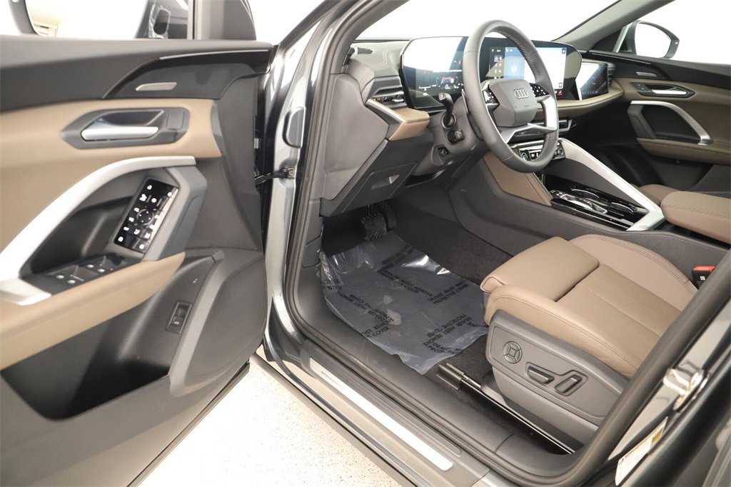 New 2025 Audi Q5 Prestige image 14