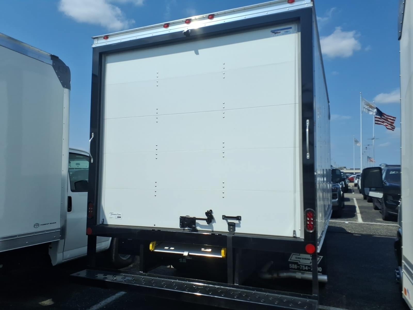 New 2026 Chevrolet Express 4500 w/ Power Convenience Package RWD image 4