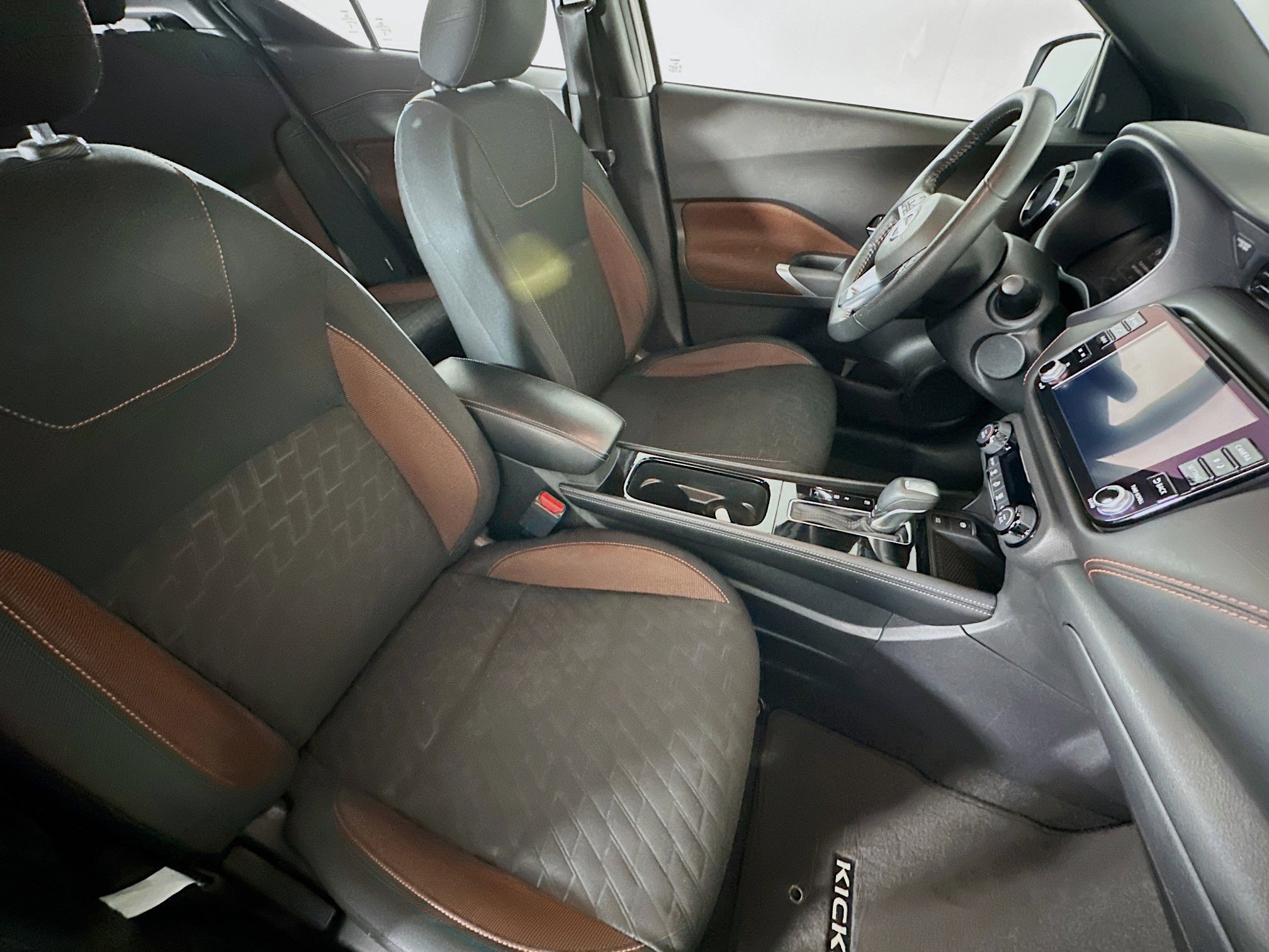 Used 2024 Nissan Kicks SR image 27