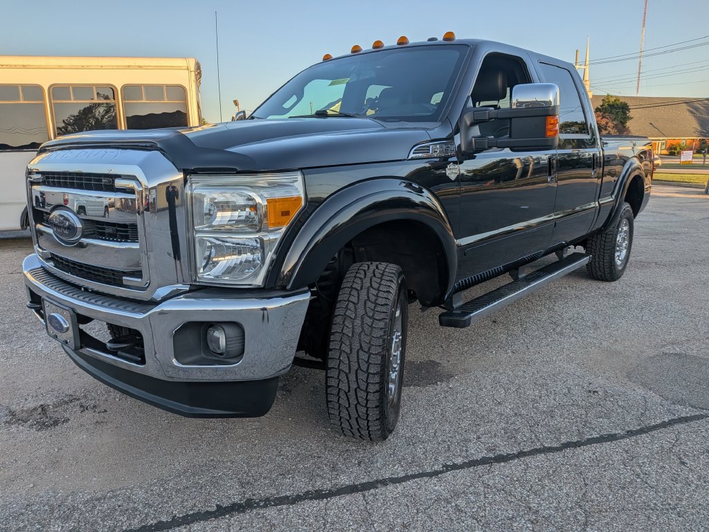 Used 2012 Ford F350 Lariat w/ Lariat Ultimate Pkg AWD/4WD image 3