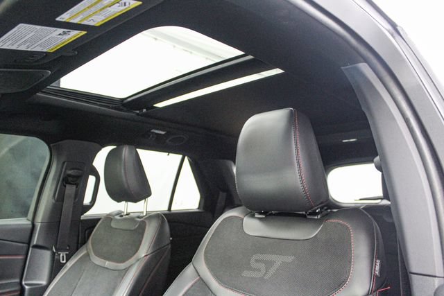 Used 2025 Ford Explorer ST AWD/4WD image 28