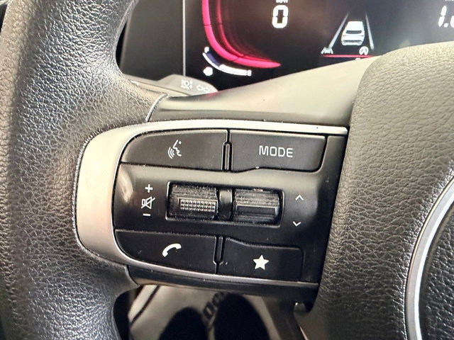 Used 2023 Kia Sportage LX image 18
