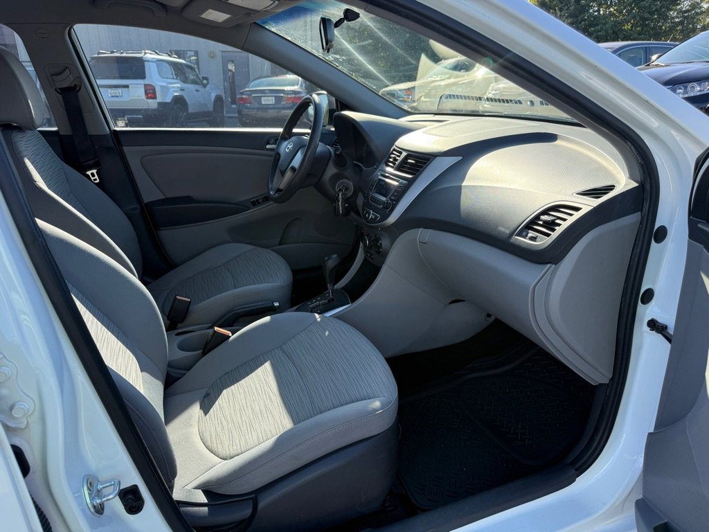 Used 2016 Hyundai Accent SE image 13
