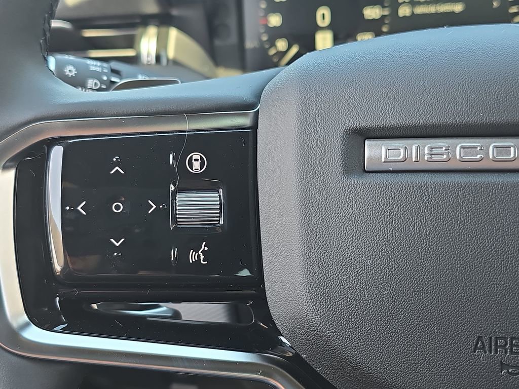 New 2026 Land Rover Discovery Sport Landmark image 17
