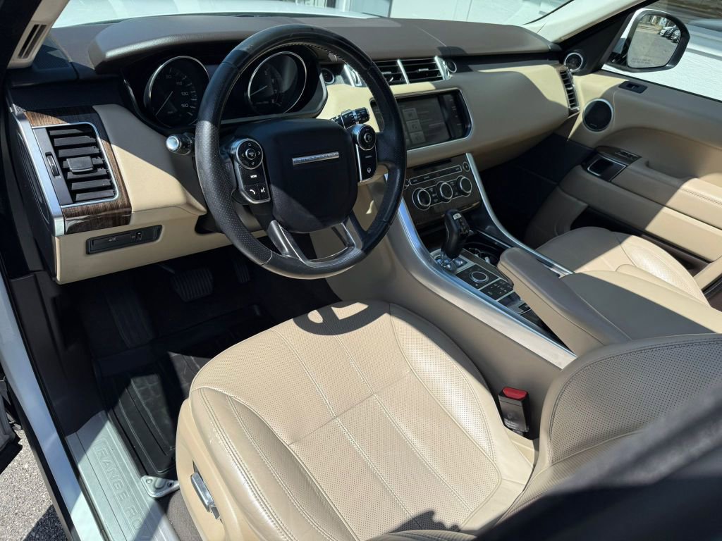 Used 2014 Land Rover Range Rover Sport HSE image 18