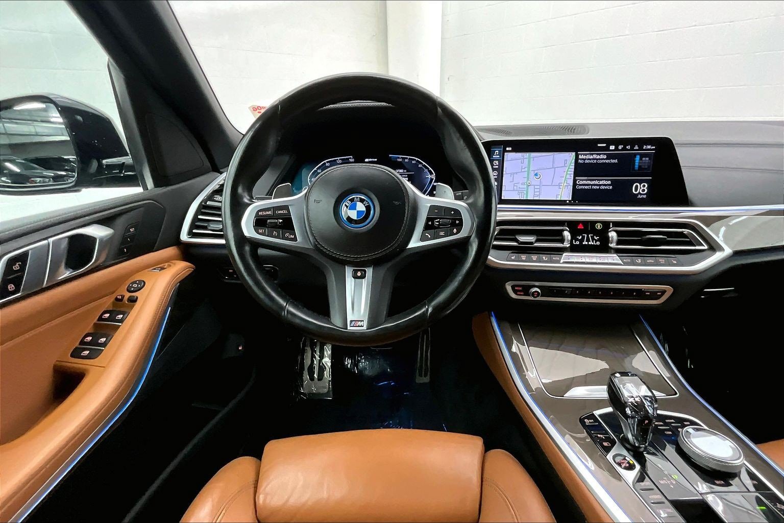 Used 2022 BMW X5 xDrive45e w/ M Sport Package AWD/4WD image 4