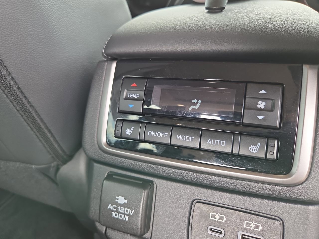 Certified 2025 Subaru Ascent Touring AWD/4WD image 23