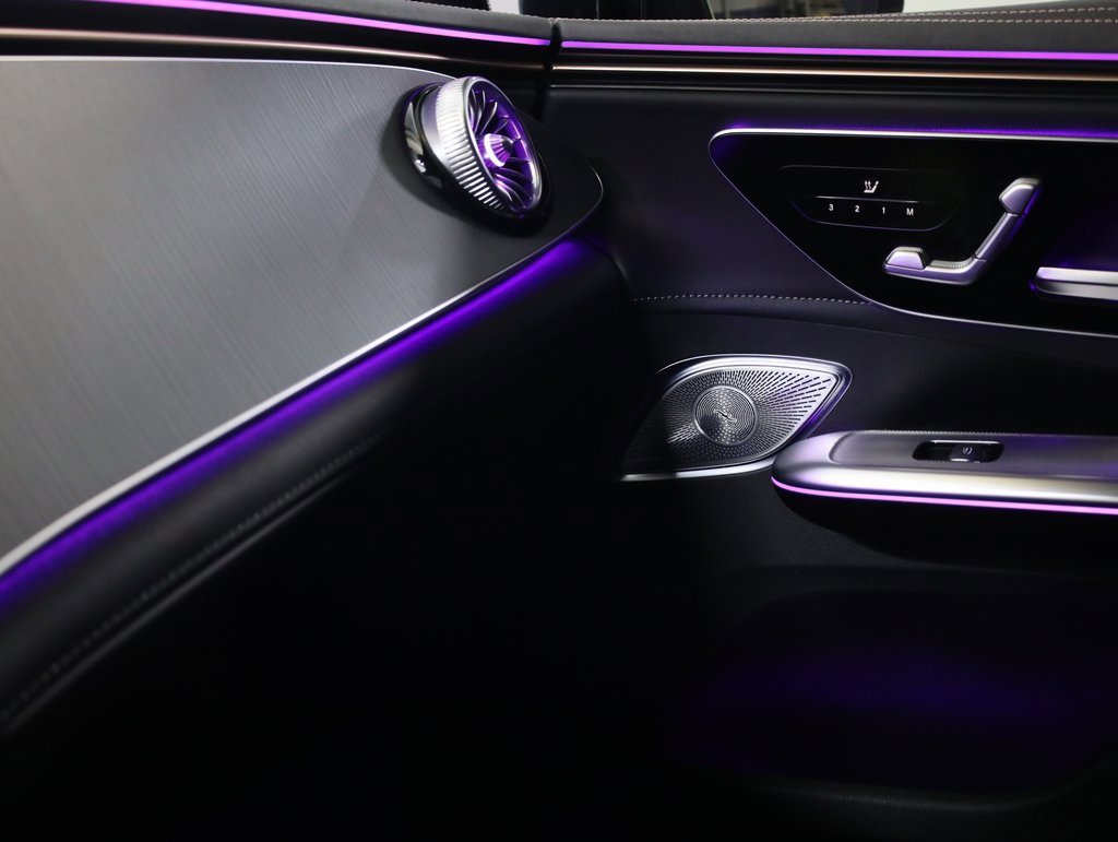 Used 2023 Mercedes-Benz EQE 500 4MATIC SUV image 27