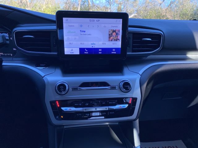 Certified 2022 Ford Explorer XLT w/ Equipment Group 202A image 8