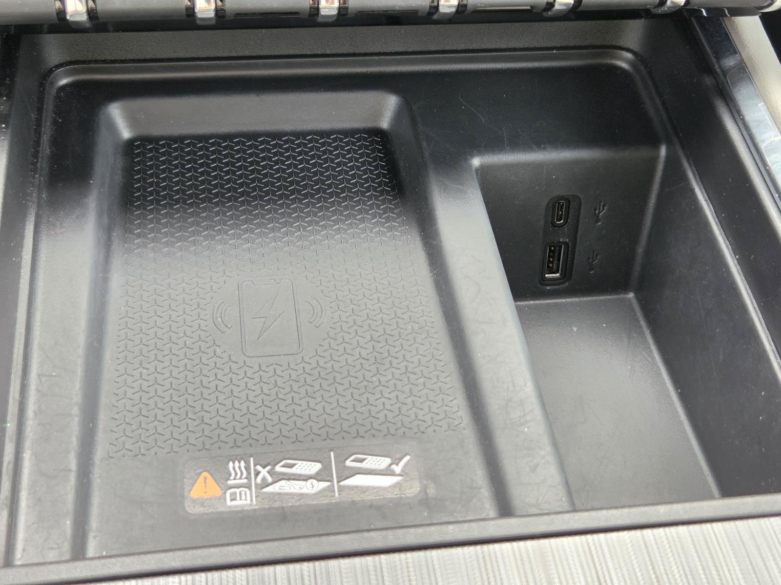 Used 2024 GMC Acadia Elevation FWD image 28