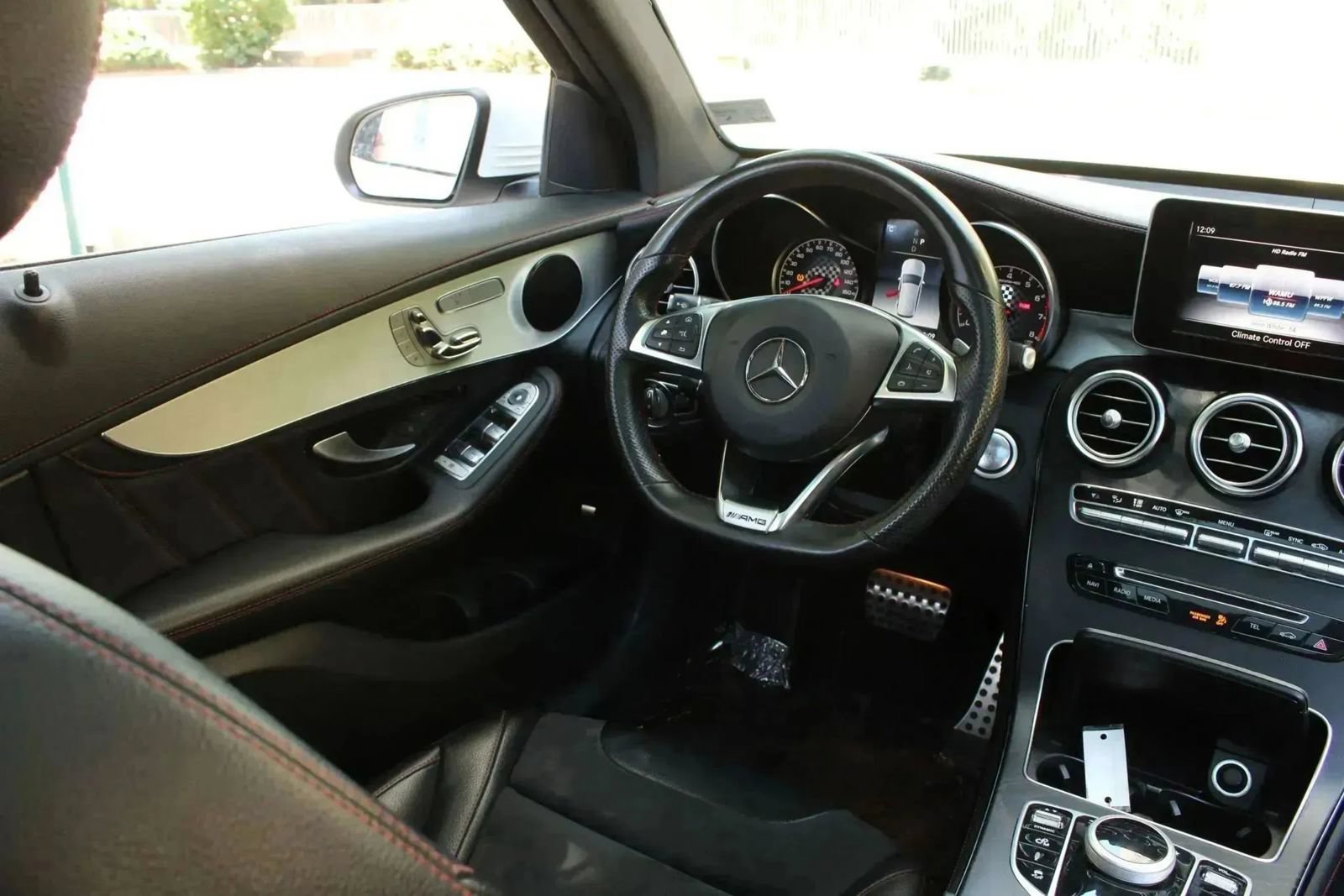 Used 2019 Mercedes-Benz GLC 43 AMG 4MATIC image 27