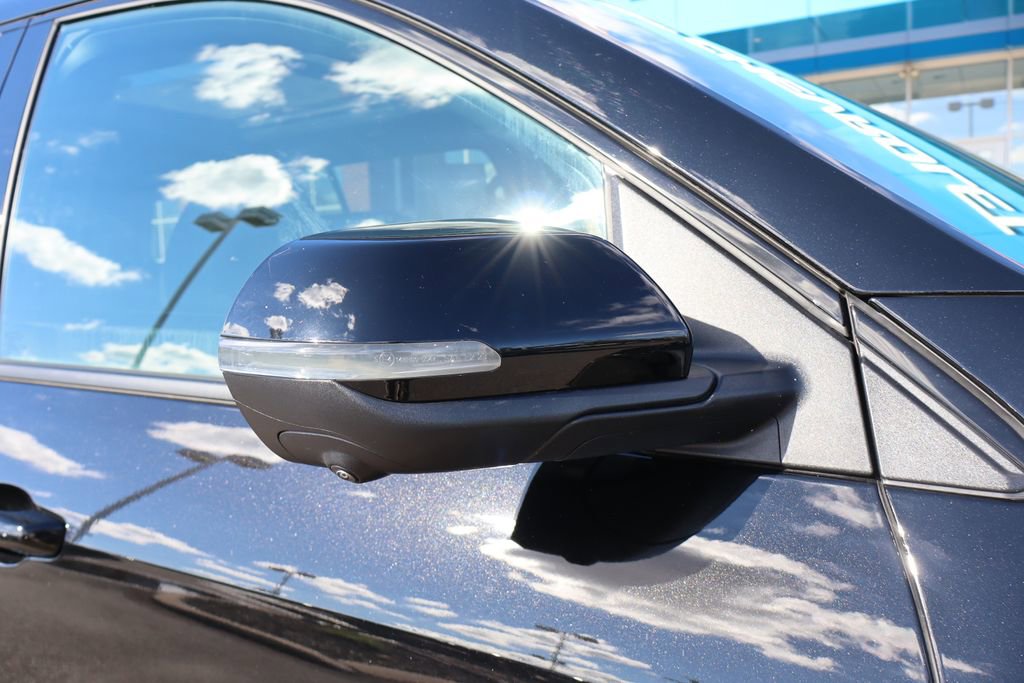 Used 2024 Chevrolet Traverse RS w/ LPO, Floor Liner Package image 2