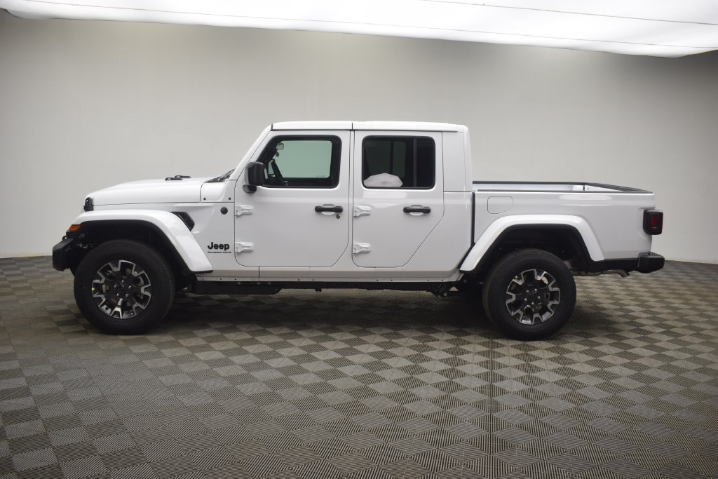 New 2026 Jeep Gladiator Sport AWD/4WD image 15