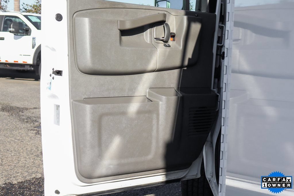 Used 2021 GMC Savana 3500 w/ Power Convenience Package RWD image 16