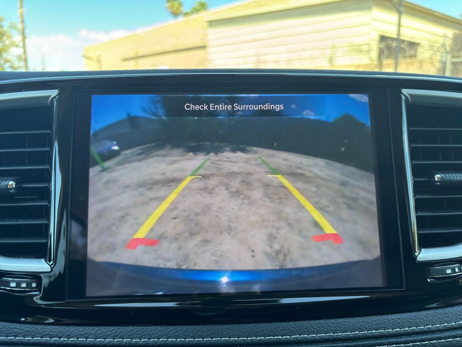 Used 2023 Chrysler Pacifica Touring-L FWD image 25