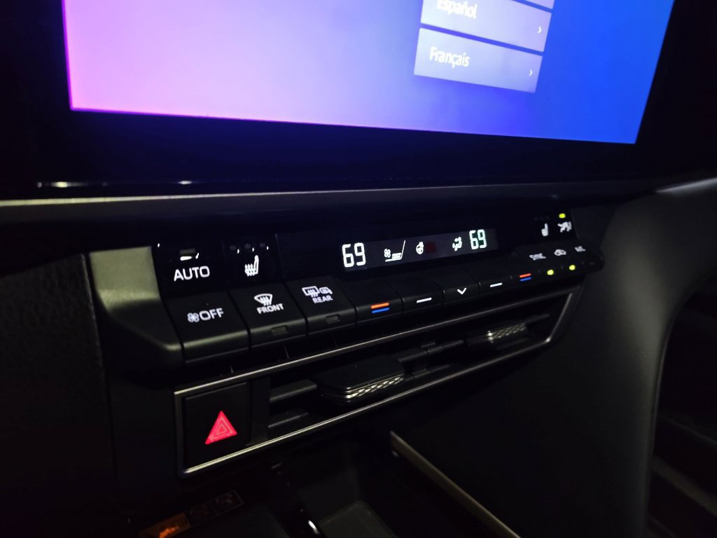 Used 2025 Toyota Camry XSE AWD/4WD image 10