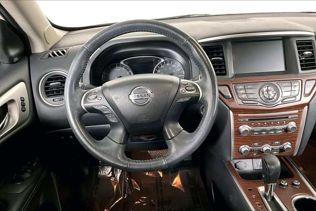 Used 2018 Nissan Pathfinder Platinum image 5