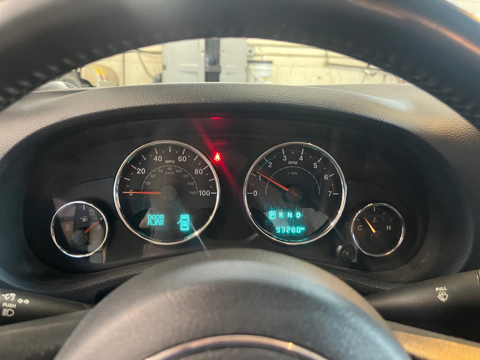Used 2018 Jeep Wrangler Unlimited Sahara w/ Connectivity Group image 13
