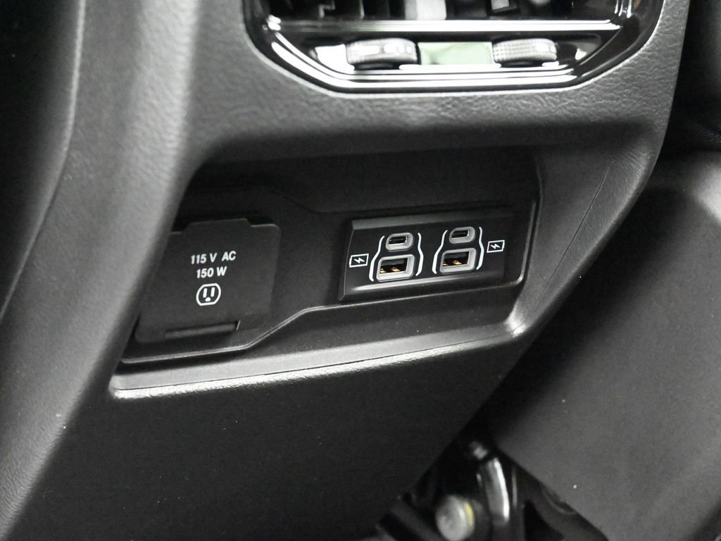 New 2025 Jeep Grand Cherokee Altitude image 30