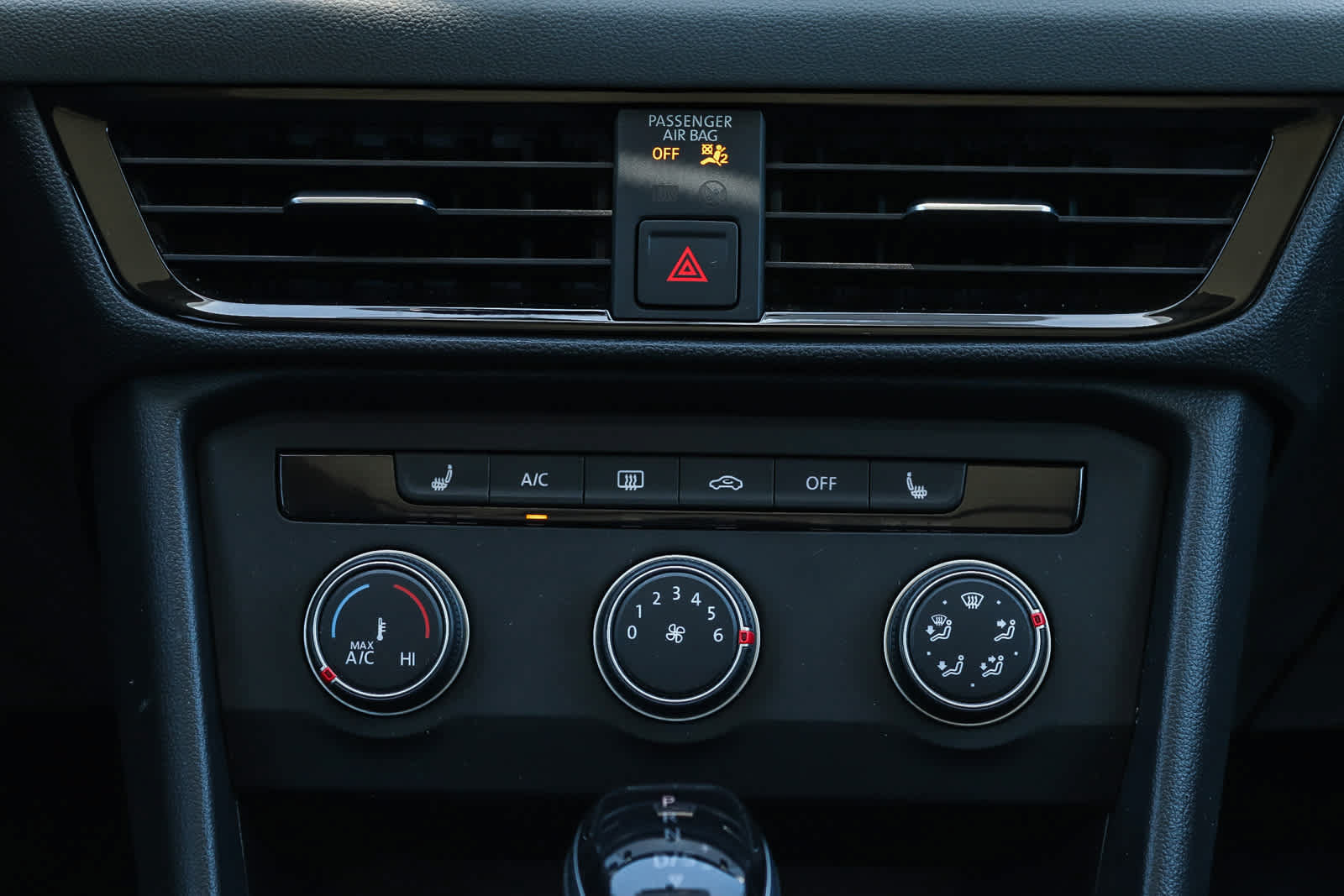 Certified 2022 Volkswagen Taos SE FWD image 13