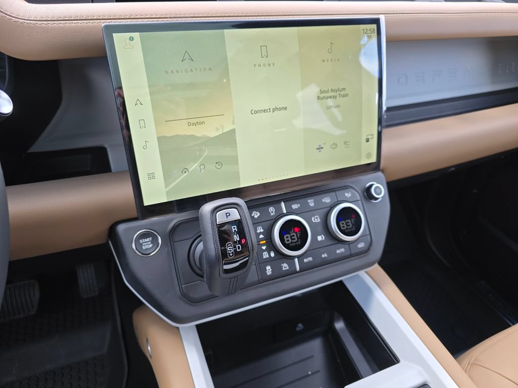 New 2026 Land Rover Defender 130 X-Dynamic SE AWD/4WD image 43