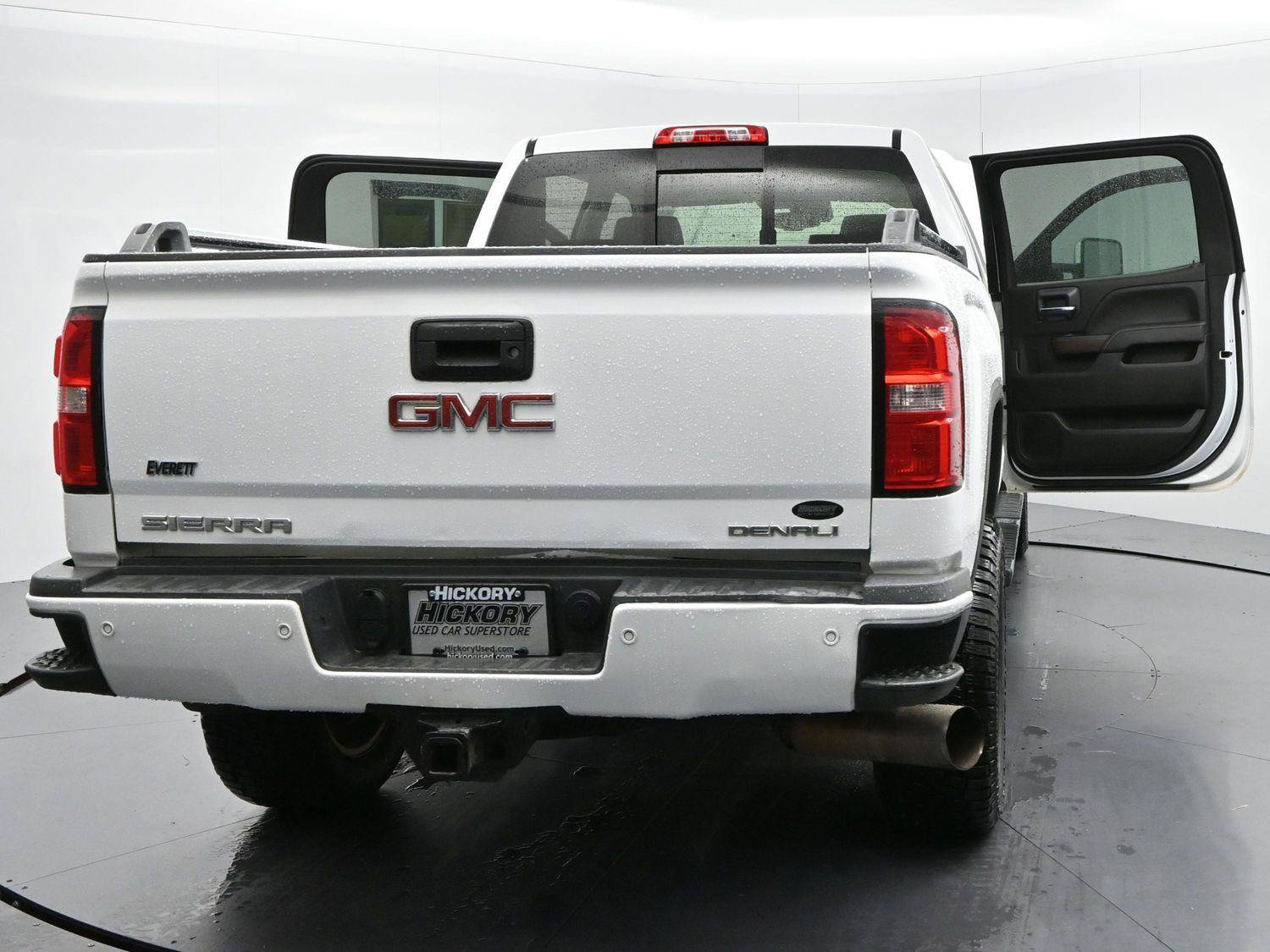 Used 2019 GMC Sierra 2500 Denali w/ Duramax Plus Package AWD/4WD image 41