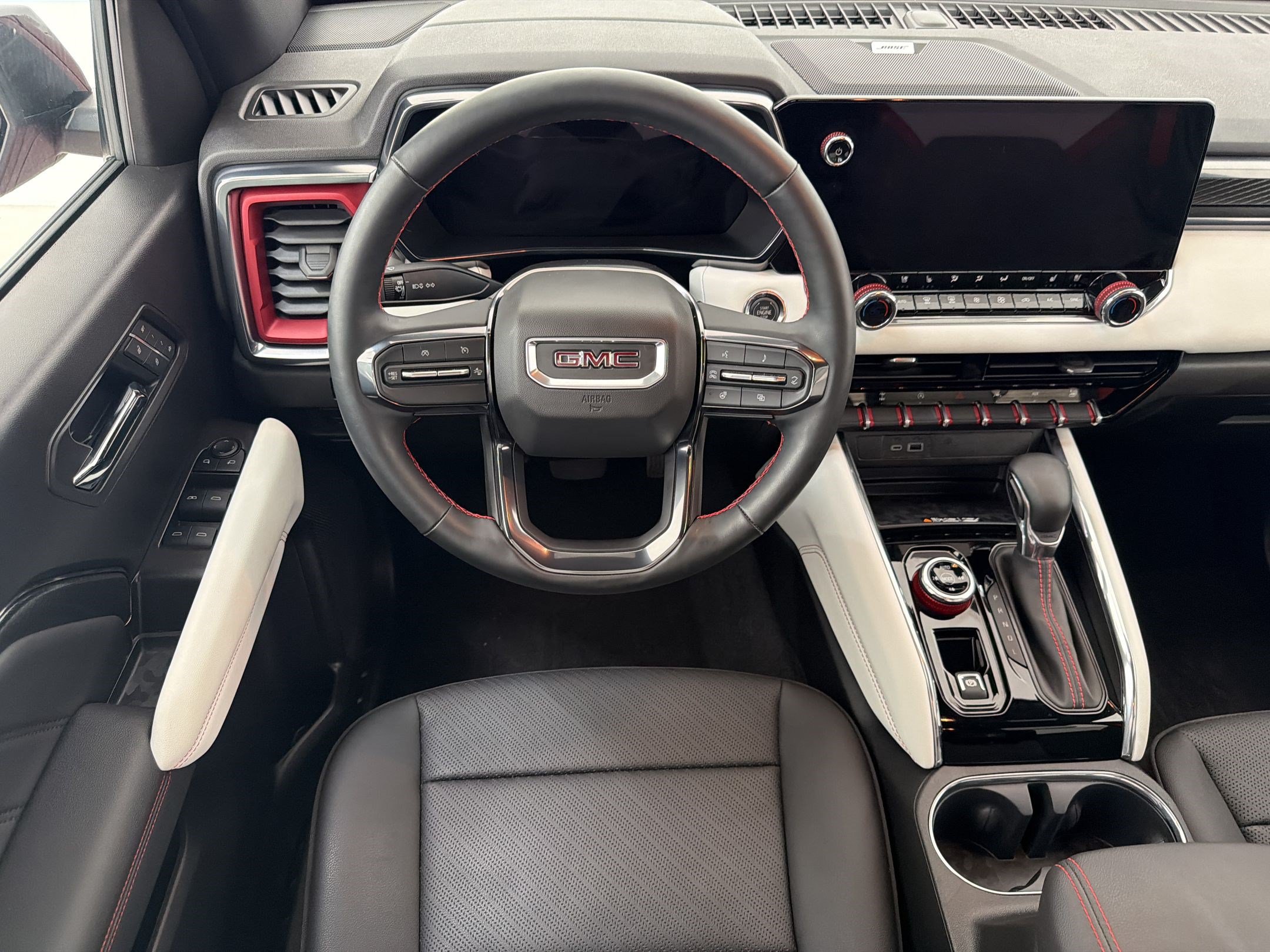 Used 2026 GMC Canyon AT4X w/ AT4X AEV Edition AWD/4WD image 4
