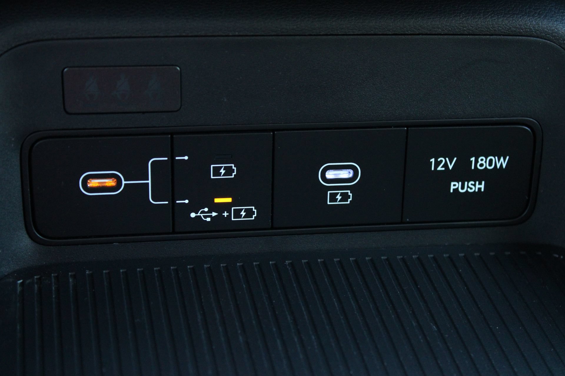 Used 2025 Hyundai Kona SE AWD/4WD image 43